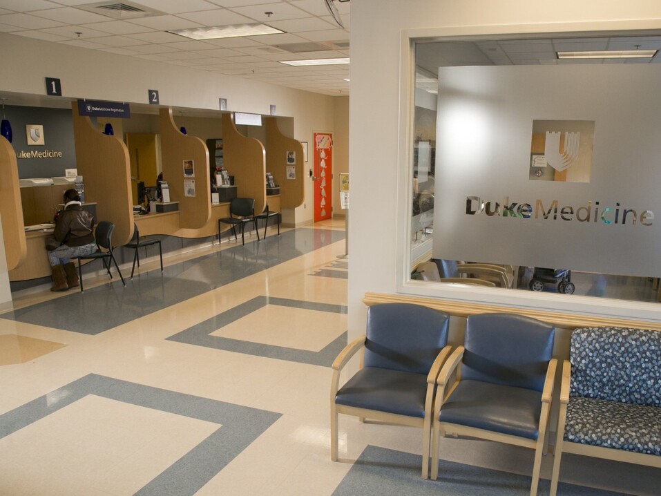   خرید تجهیزات سالن کنفرانس بیمارستان - راهنمایی خرید 1404